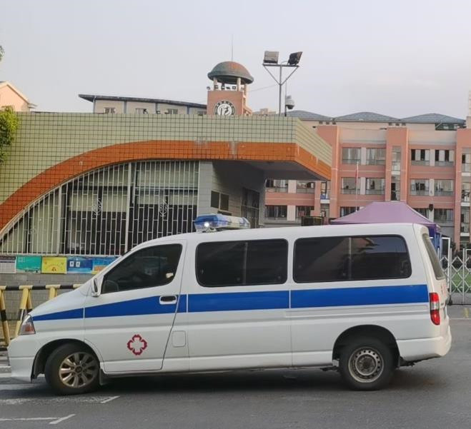 平遥救护车出租护送骨折病人一公里多少钱